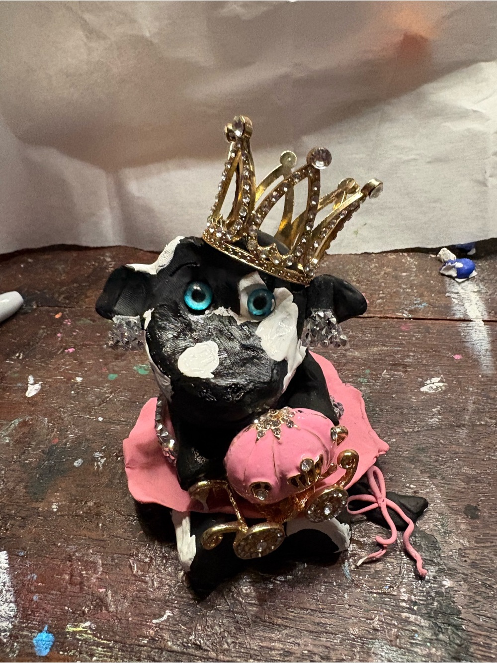 Texture Cow Black and Pink with Gold Crown